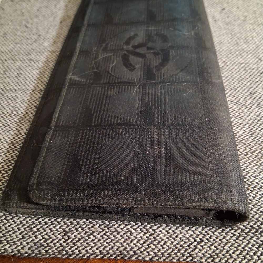 Black Designer Wallet - Picture 5 of 16